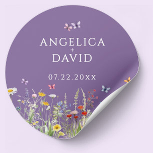 Lila Wildblumen Schmetterlinge Hochzeitsticker Runder Aufkleber