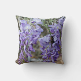 Lila Wisteria-Blume mit Bienen-Foto Kissen