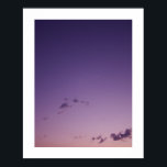 Lila Wolken in Twilight Poster<br><div class="desc">Nach Sonnenuntergang in Reno,  Nevada,  überschwemmt. Hübsches lila Foto,  um eine persönliche Nachricht hinzuzufügen. Sie können Ihr eigenes Foto mit einem weißen Rand um die Kanten anpassen und hinzufügen. Das Rechteck passt zu diesen Dimensionen oder den zugehörigen Dimensionen.</div>