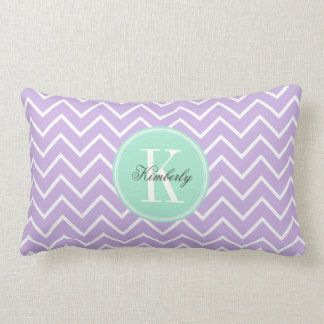 Lila Zickzack mit tadellosem Monogramm Lendenkissen