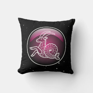 Lila Zodiac Steinbock Kissen