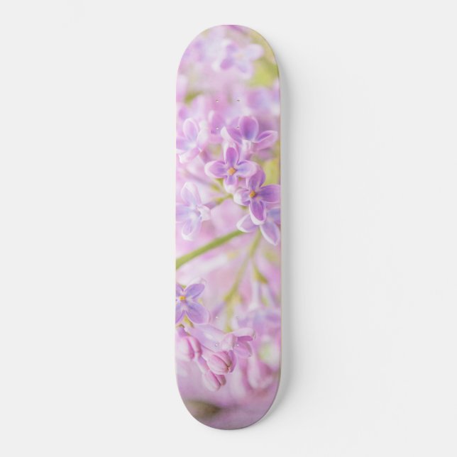 Lilac Blume Mist Skateboard (Vorderseite)