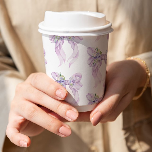 Lilac Bow Sie bindet das Brautparty des Knotens Pappbecher (Von Creator hochgeladen)