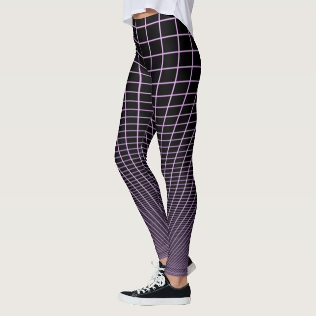 Lilac Glow Grid auf schwarzen Leggings (Links)