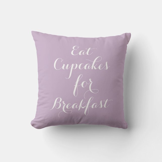 Lilac isst Kuchen für das Frühstück Kissen (Vorderseite)