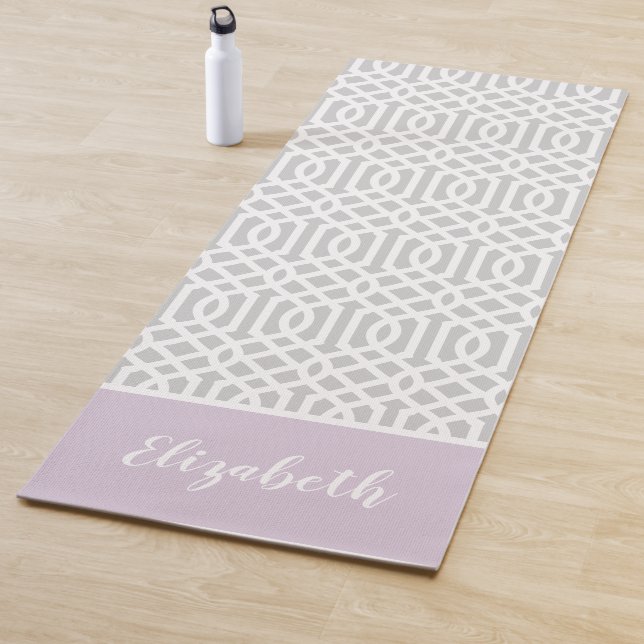 Lilac und Gray Trellis Monogram | Editierbare Farb Yogamatte (Beispiel)