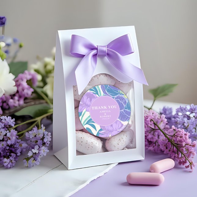 Lilac und Lila Pastelblütenhochzeit Runder Aufkleber (Von Creator hochgeladen)