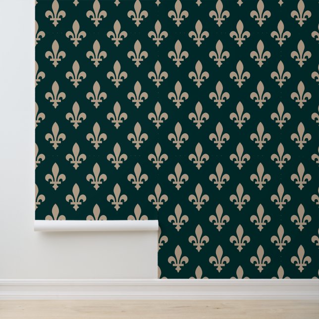 Lilie Pattern, Royal French Cream on Green Tapete (Anwendung)