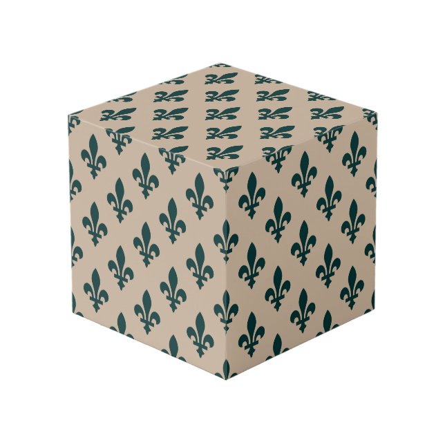 Lilie Pattern, Royal French Green on Cream Würfel (Vorderseite Schrägansicht)