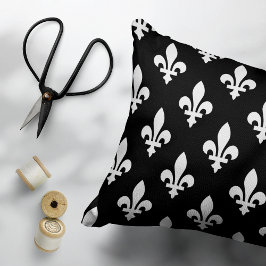 Lilie Pattern, Royal French, White on Black Dekokissen