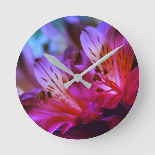 Lilies Floral Wall Clock Runde Wanduhr (Vorderseite)