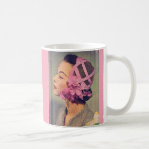 Lillian aus den 1950er Jahren und ihr wunderbarer Kaffeetasse