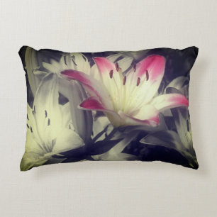 Lily-Blume Schwarz-Weiß-Teilfarbe   Dekokissen