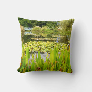 Lily Pond Throw Kissen