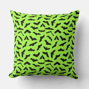 Lime Green Bat Pattern Halloween Kissen
