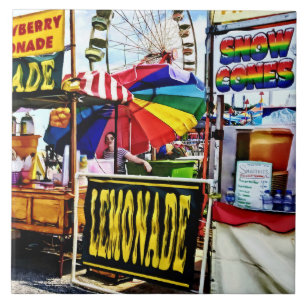 Limonade und Schneekegel auf der Kirmes Fliese