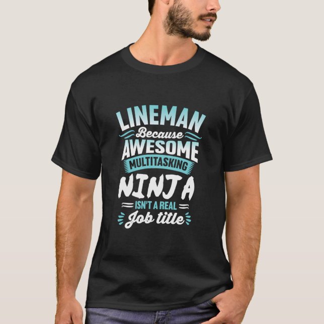 Line Multitasking Ninja Job Title T-Shirt (Vorderseite)