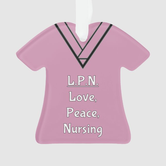 L'infirmière de LPN frotte l'ornement (devant)