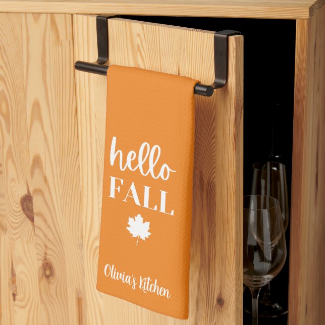 Linge De Cuisine Burnt Orange Hello Fall Personnalisé Nom Personnal (Pliage en tiers)