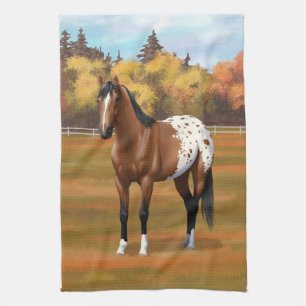 Linge De Cuisine Cheval Appaloosa de la Baie Brown dans les pâturag