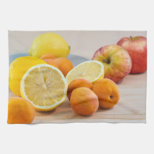 Linge De Cuisine Citron avec abricots et pommes Photographie culina