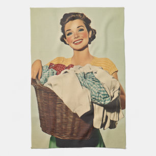 Linge De Cuisine Femme au foyer souriante avec panier de blanchisse