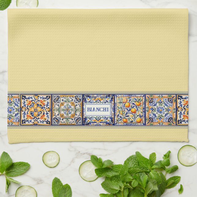 Linge De Cuisine Nom personnalisé Carrelage méditerranéen bleu et j (Plié)
