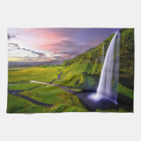Photo de cascade islandaise verte et naturelle