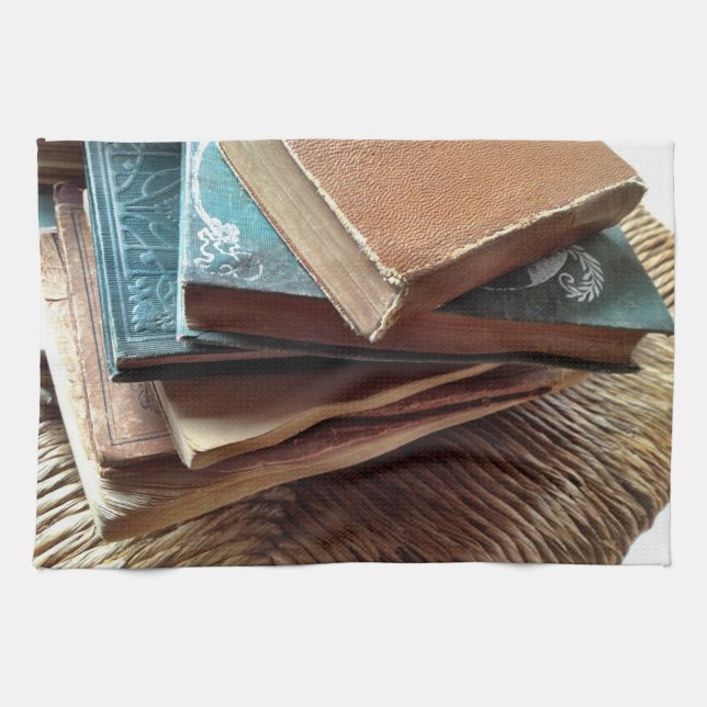 Linge De Cuisine Pile de livres sur la vieille chaise (Horizontal)