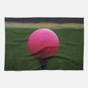 Linge De Cuisine Pink Golf Ball sur un terrain de golf de montagne