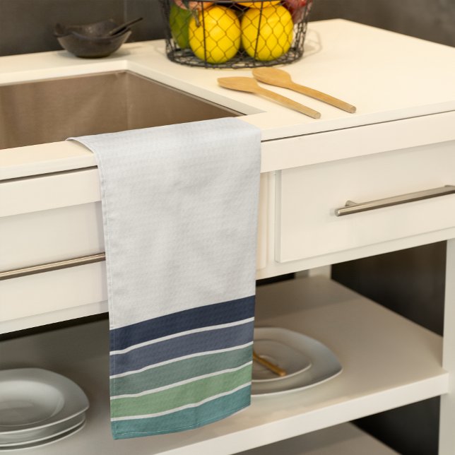 Linge De Cuisine Retro/Mod Bleu et Vert "Surfboard" rayé (The blue, green, and aqua stripes add some fresh retro style to any kitchen.)