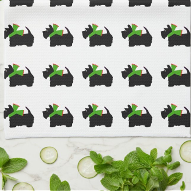 Linge De Cuisine Scottish Terrier Joyeux Noël Plaid (Cute Scotties on this dish towel!)