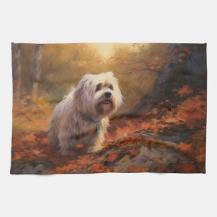 Linge De Cuisine Tibetan Terrier dans les feuilles d'automne chute 