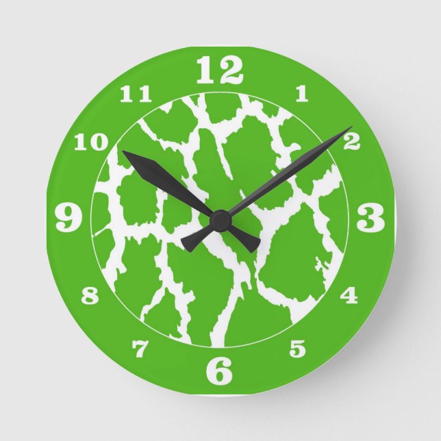 Linke grüne Giraffe Tierschrift nummeriert Runde Wanduhr (Vorderseite)