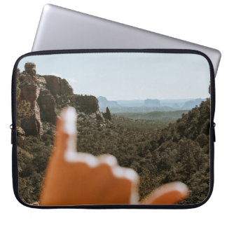 Links menschliche Hand Laptopschutzhülle