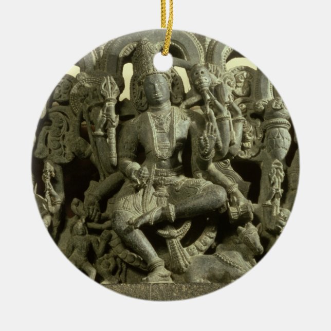 Lintel, der die Dreiheit darstellt: Siva, Brahma Keramikornament (Vorne)