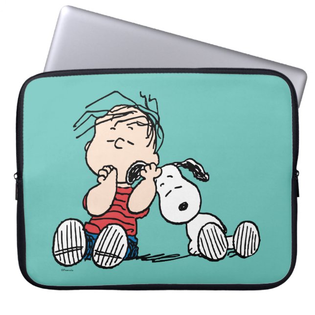 Linus tröstet von Snoopy's Ohr Laptopschutzhülle (Vorderseite)
