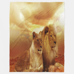 Lion Couple bei Sonnenuntergang Fleecedecke