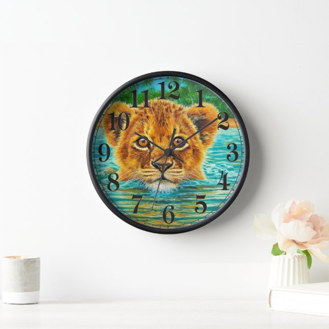 Lion Cub Uhr (Zuhause)