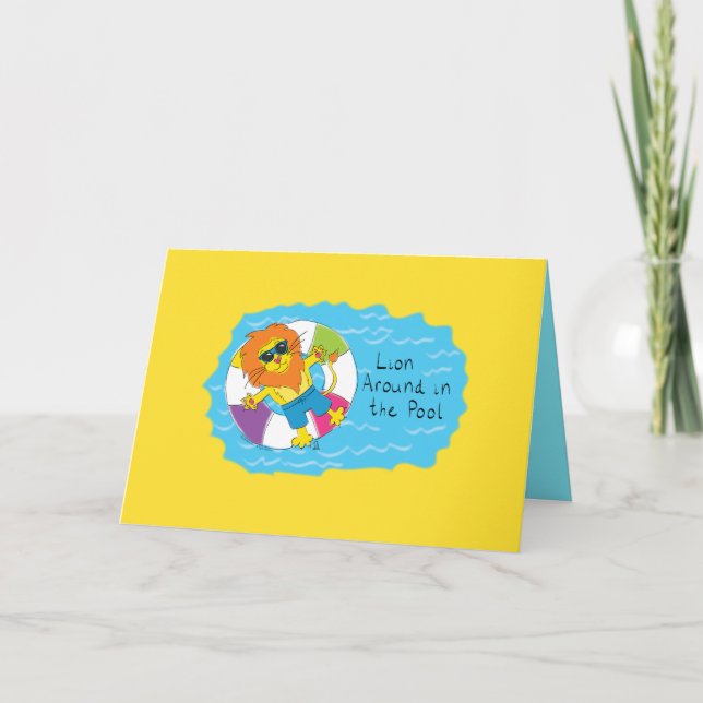 Lion d'été dans la piscine Carte de voeux amusante (Devant)
