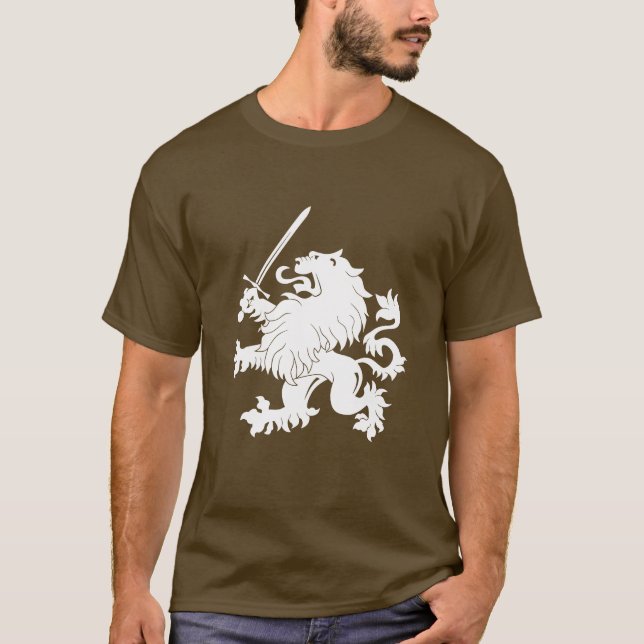 Lion effréné avec le T-shirt d'héraldique d'épée (Devant)