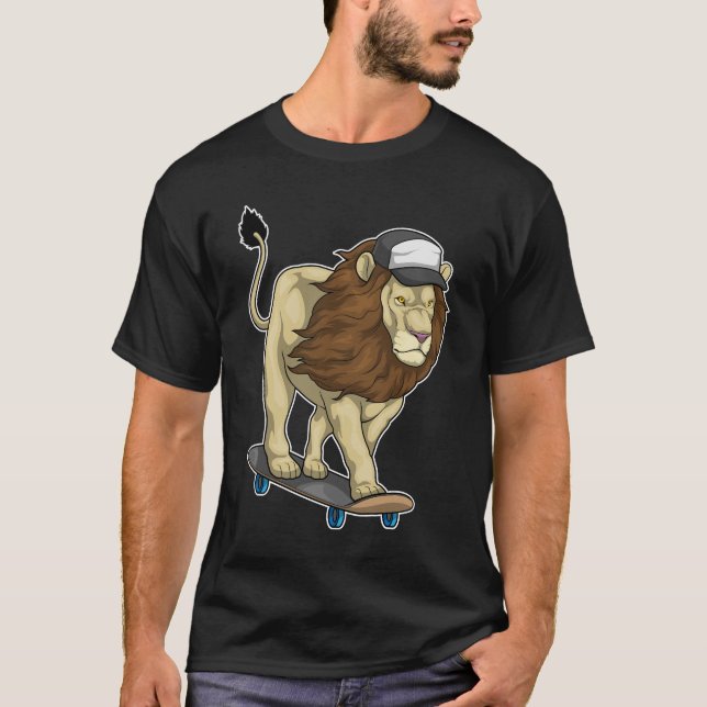 Lion Skater Skateboard T-Shirt (Vorderseite)