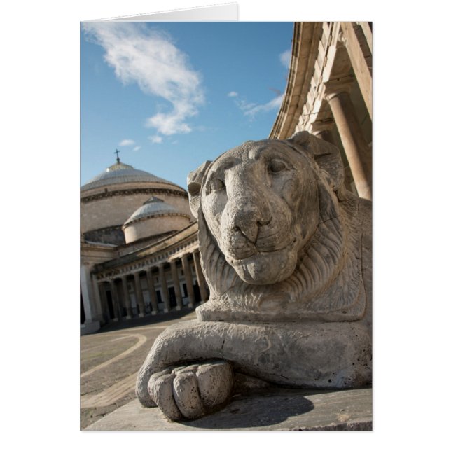 Lion statue in front of San Francesco di Paola (Vorne)
