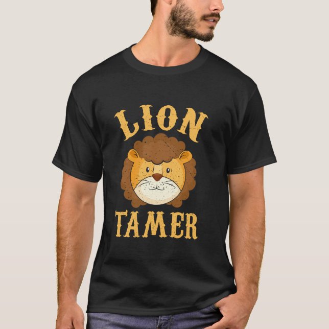 Lion Tamer Circus Lion Tamer Kostume T-Shirt (Vorderseite)