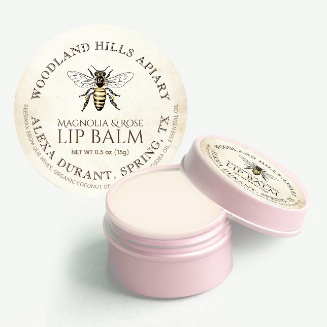 Lip Balm Queen Bee on Antiqued Elfenbein Pergament Runder Aufkleber (Von Creator hochgeladen)
