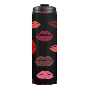 Lippenabdruck, rote rosa Küsse. Thermosbecher