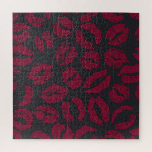 Lipstick Kisses: Dunkelrote Abdrücke