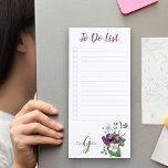 Liste der mit Monogramm Lila Aquarellblumen Magnetischer Notizblock<br><div class="desc">Personalisieren Sie dieses hübsche Magnetnotepad mit Ihrem Monogramm. Die Vorlage ist für Sie Set, um Ihren Namen und Initial (aber Sie können jeden Bereich leer verlassen, wenn Sie es vorziehen, nur einen oder den anderen). Dieses feminine Aquarell-Blumendesign hat hübsche lila und weiße Blume mit weichem grün-grauem Blattwerk. Das Notizblock ist...</div>