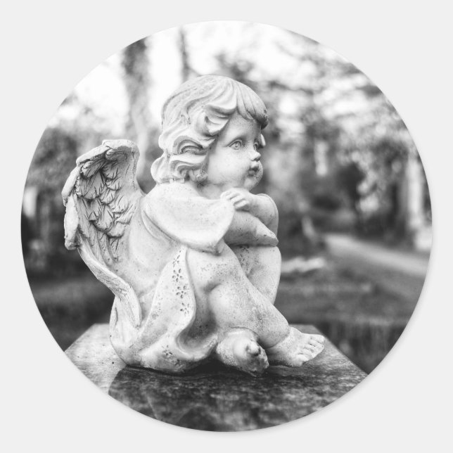 Little angel sitting watching the horizon runder aufkleber (Vorderseite)