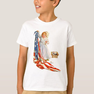 Little Betsy Ross und die amerikanische Flagge T-Shirt